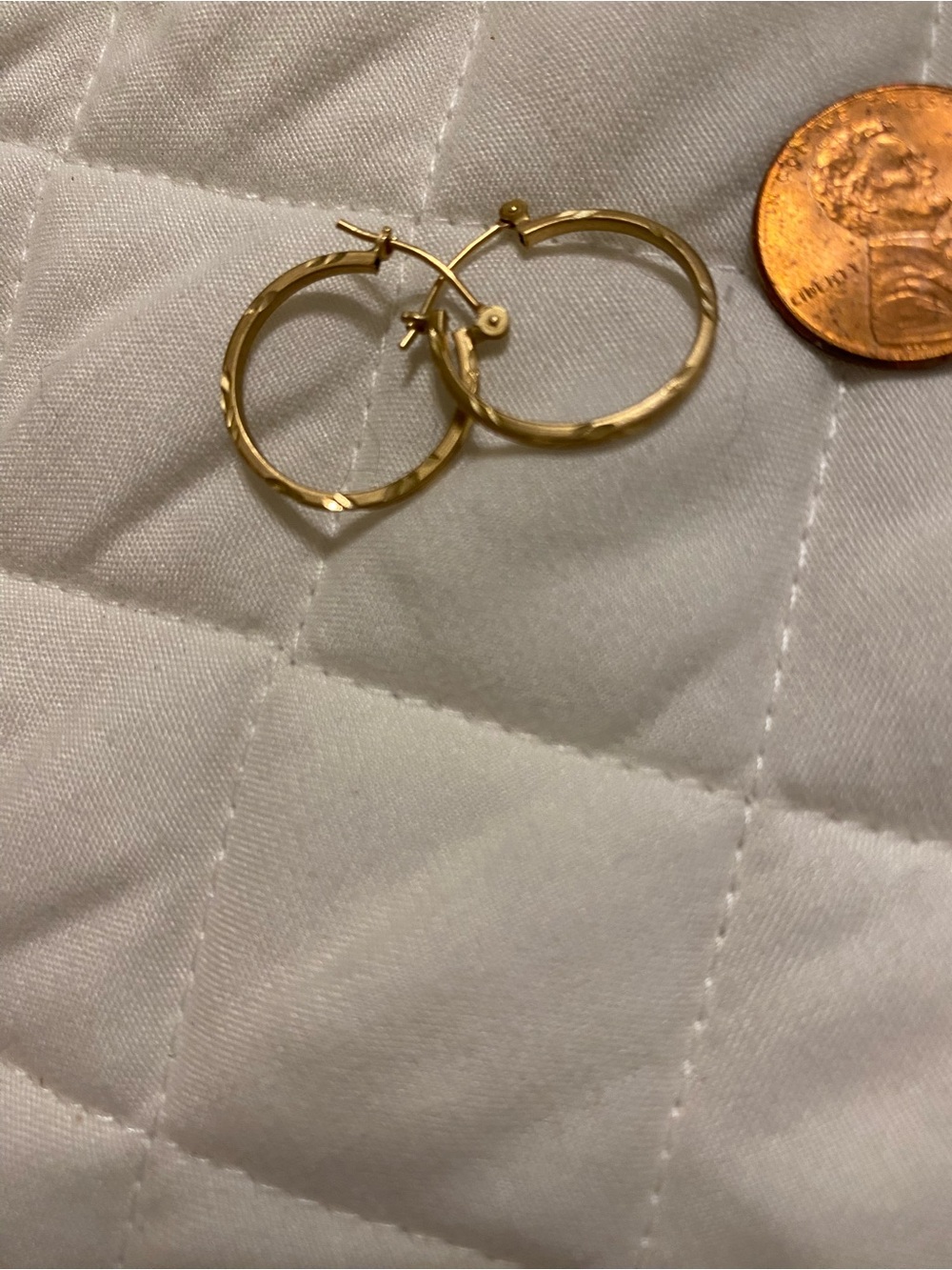 Classic Small Gold Hoop Earrings - Women Jewelry - Picture 3 of 5